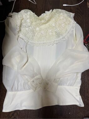 Notations Cream Lace Blouse